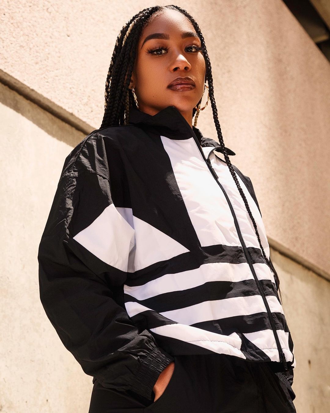 nu vo si lam nguoi mau anh 2