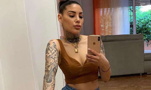 Nha vo dich Olympic va ban gai co so thich xam hinh kin tay hinh anh