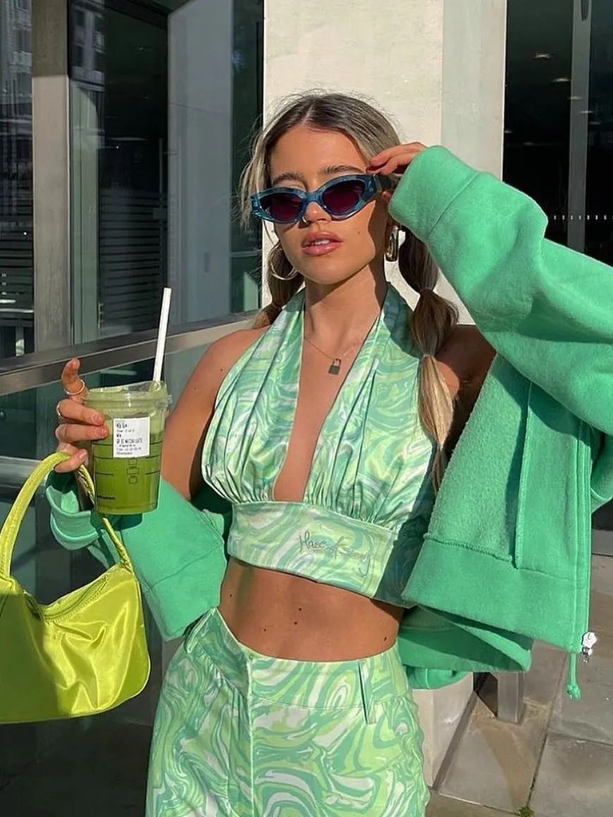 ao in hoa tiet 60 nam truoc quay tro lai anh 13