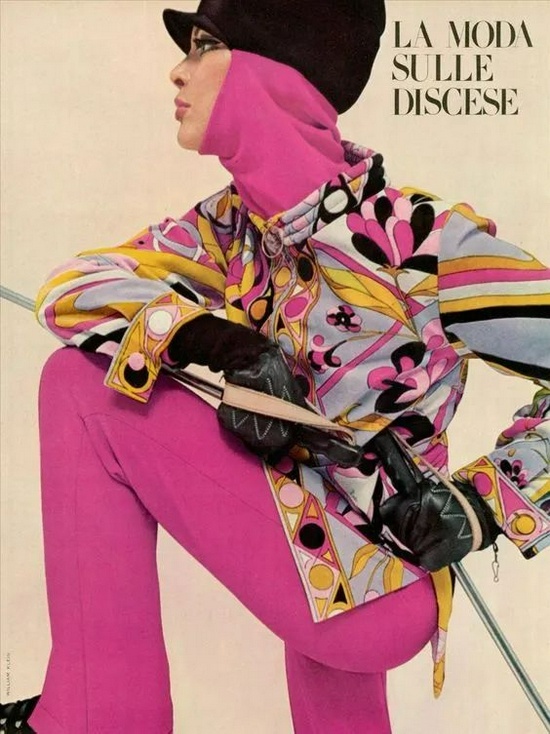 ao in hoa tiet 60 nam truoc quay tro lai anh 7