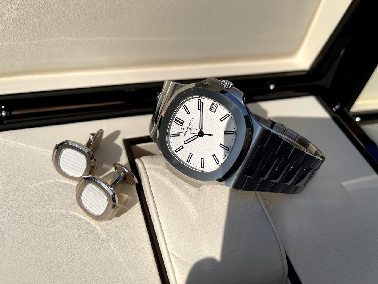 Lionel Messi deo dong ho rolex den phap anh 7