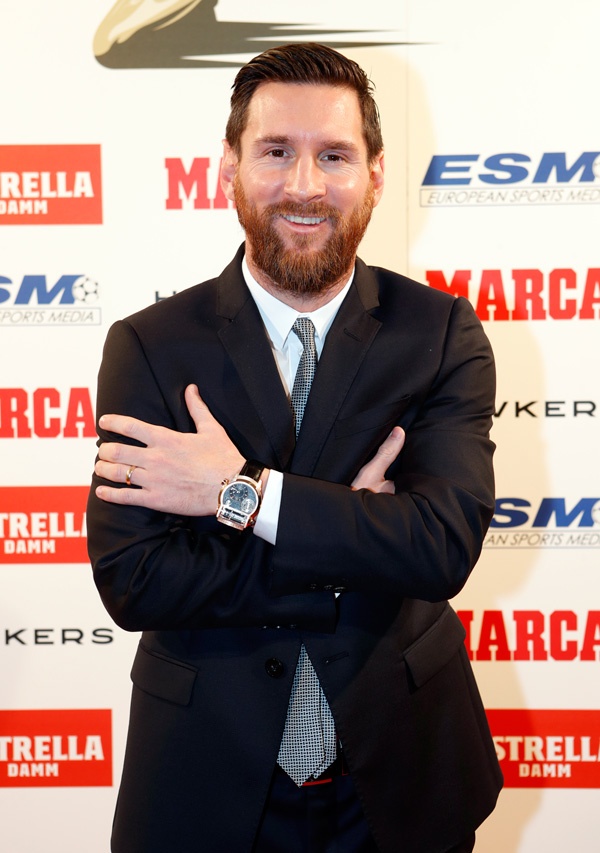 Lionel Messi deo dong ho rolex den phap anh 8