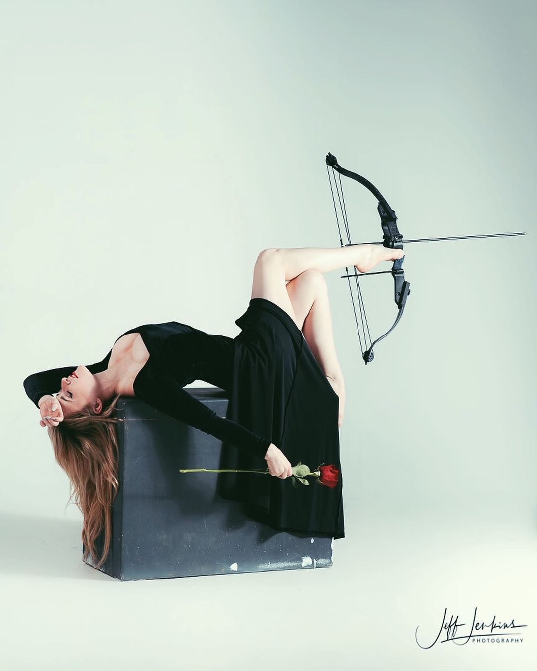 người mẫu ảnh có khả năng bắn cung bằng chân ảnh 6 nguoi mau anh co kha nang ban cung bang chan anh 6