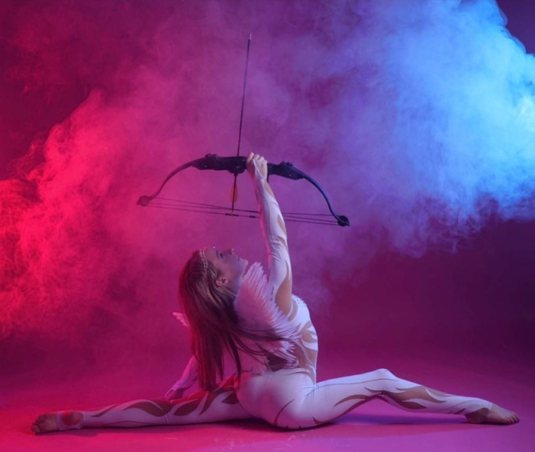 người mẫu ảnh có khả năng bắn cung bằng chân ảnh 12 nguoi mau anh co kha nang ban cung bang chan anh 12