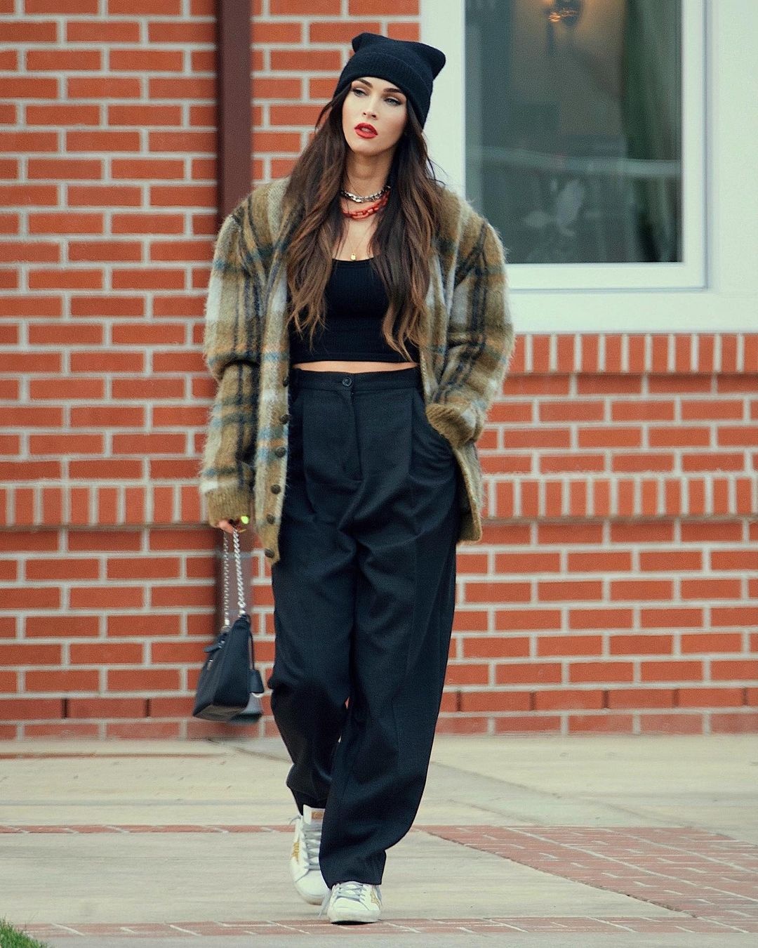 Megan fox mac ao khoac len theo cach goi cam anh 8