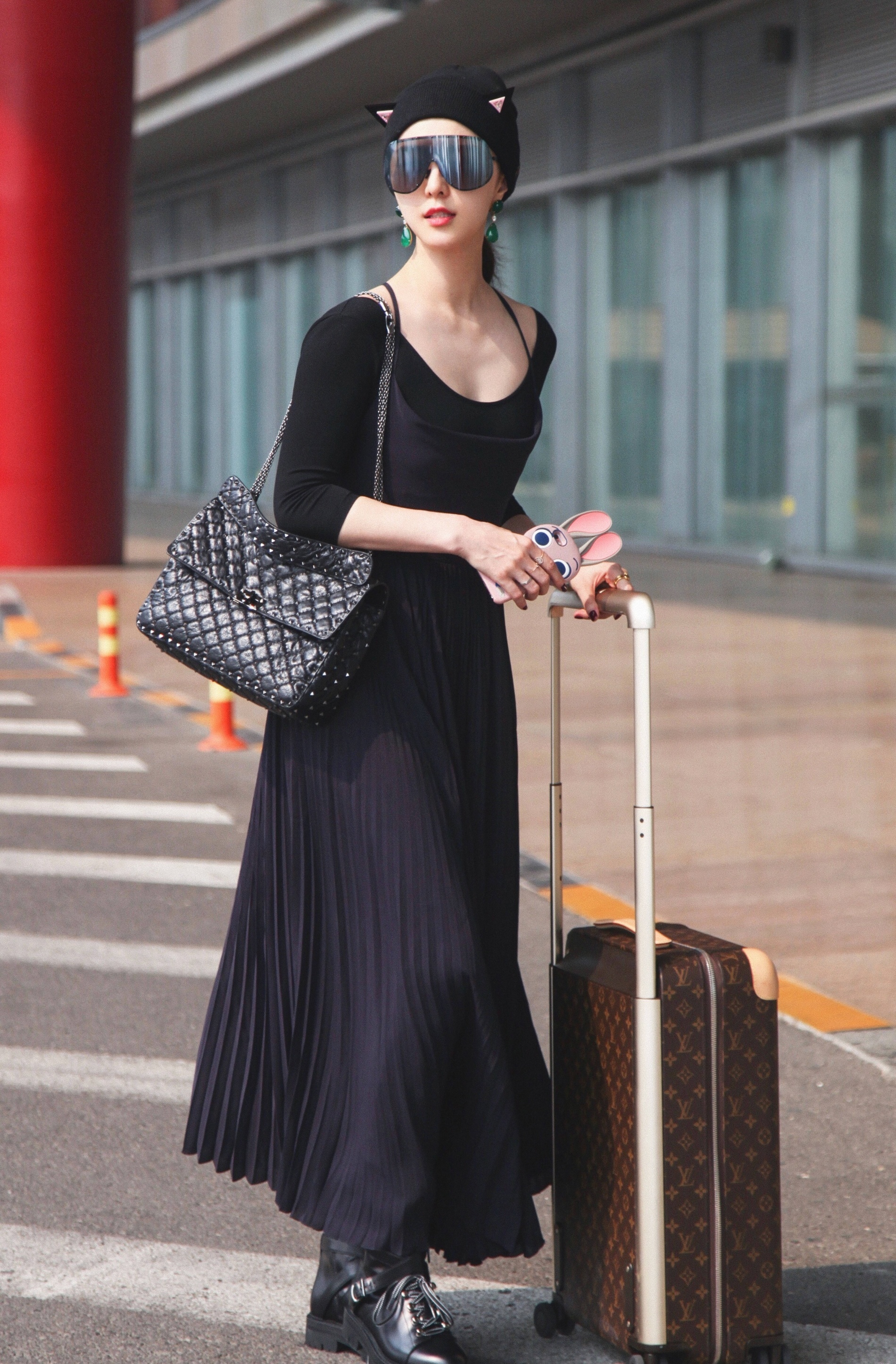 Ninh Duong Lan Ngoc mac do ngu ra san bay anh 7