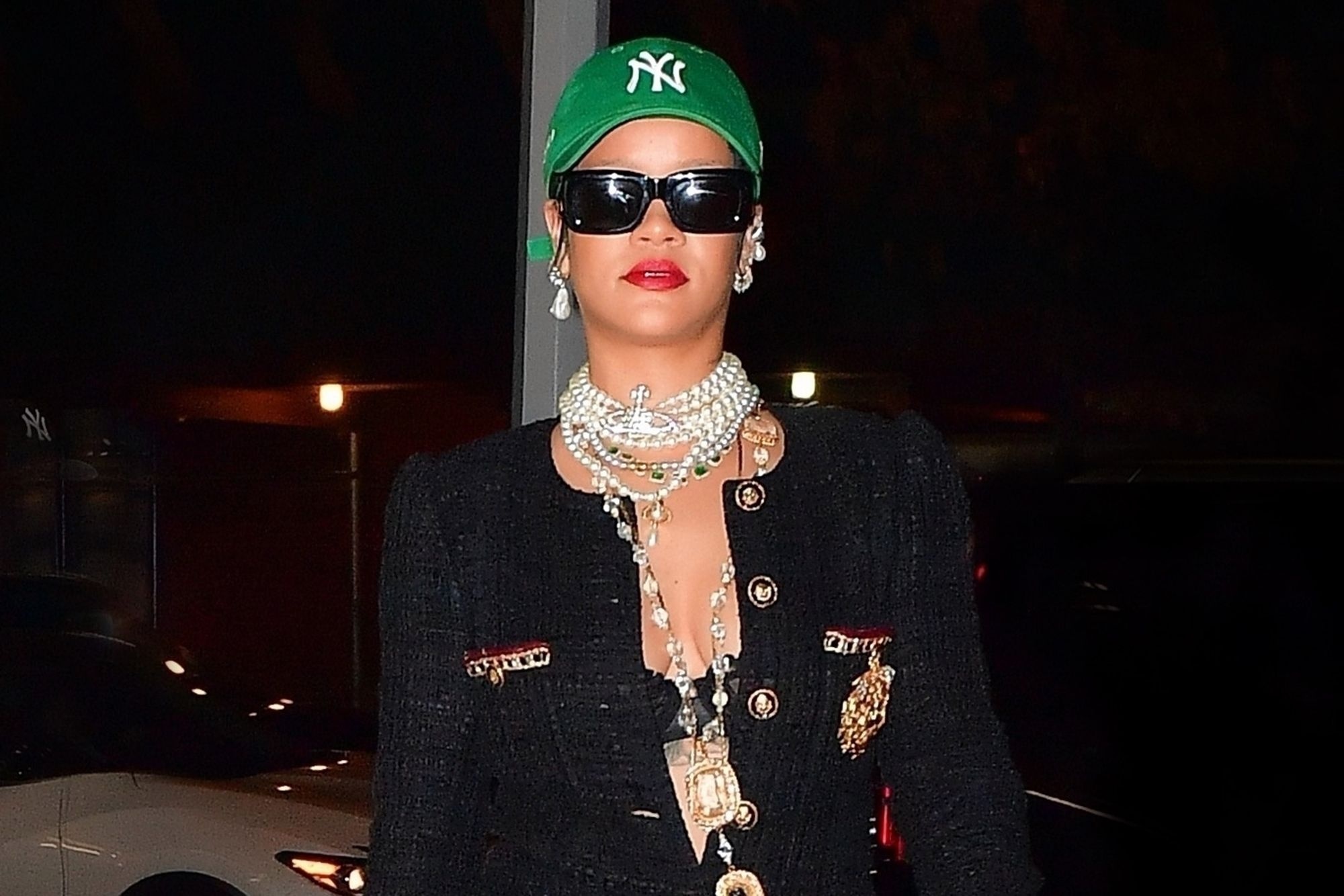 nghe si dau tu vao trang phuc thuong ngay anh 1