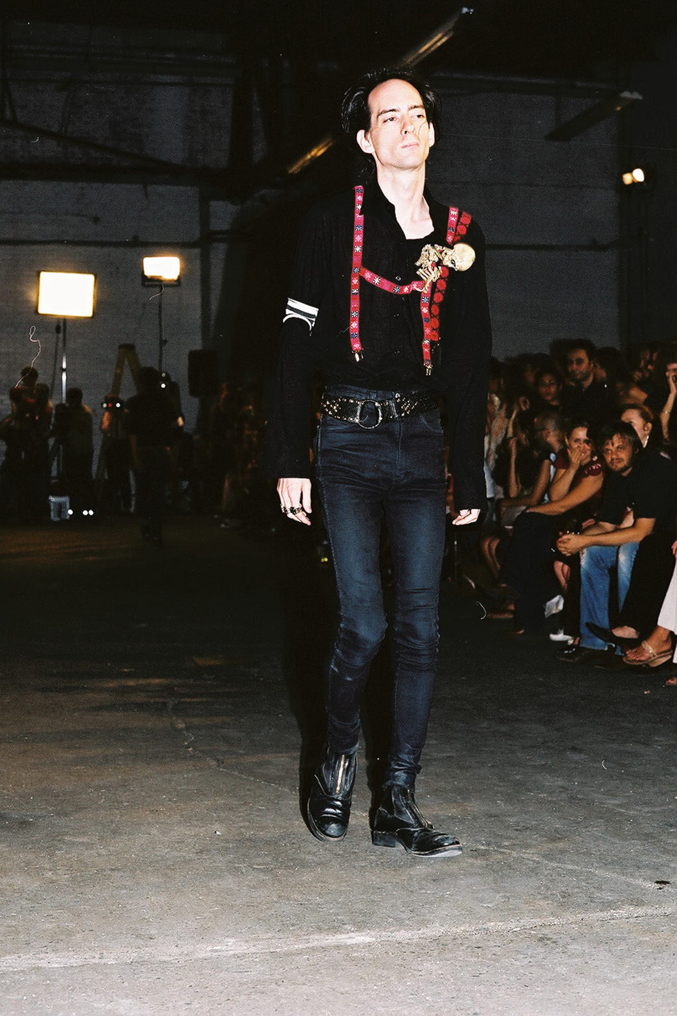 nguoi mau mac gi len san dien 20 nam truoc anh 26