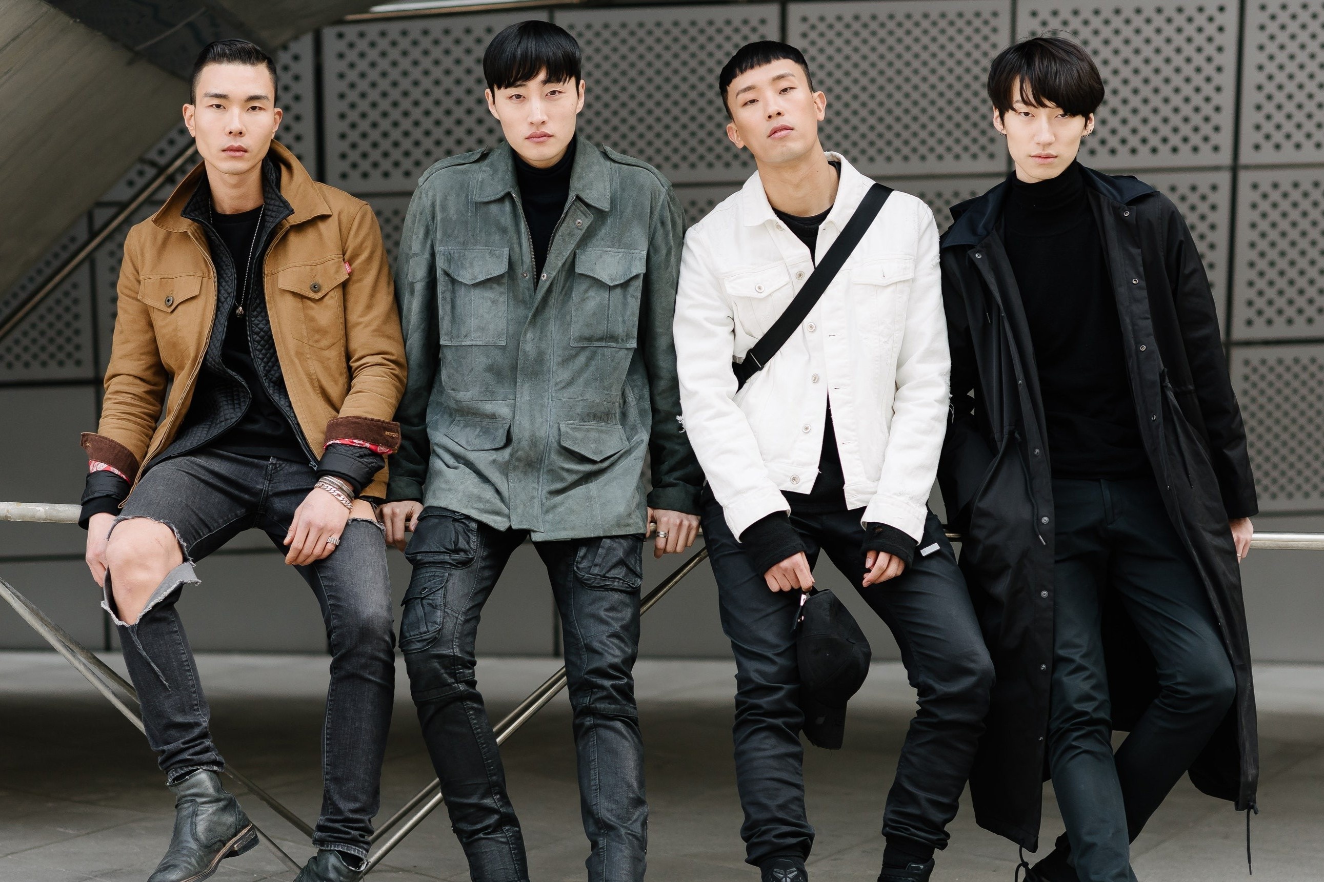 Dan ong nen mac quan ong rong hay bo sat? hinh anh