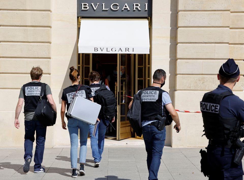 trang suc tri gia 12 trieu USD bi cuop anh 1