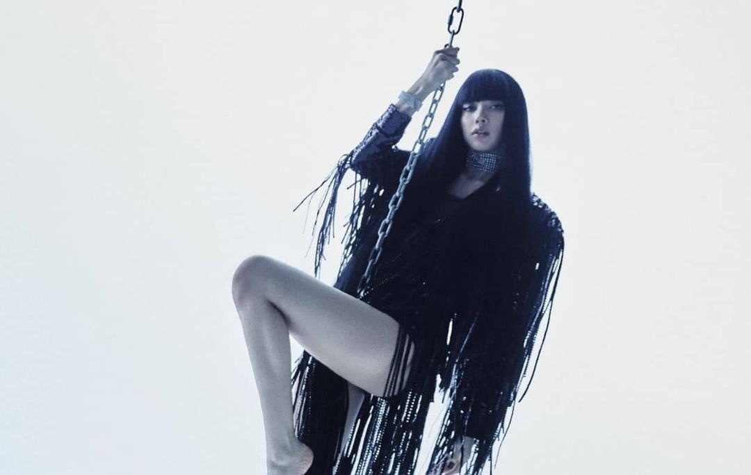 MV solo cua Lisa anh 13