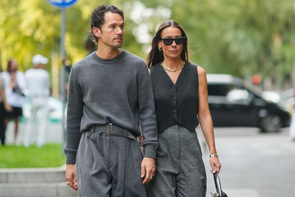 trang phuc mot mau tai milan anh 1