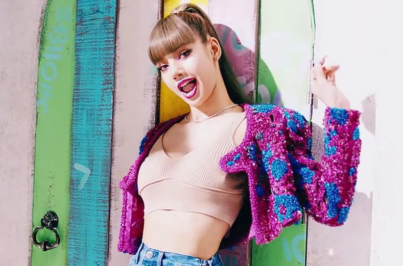 Boc gia loat do hieu trong MV cua Lisa hinh anh