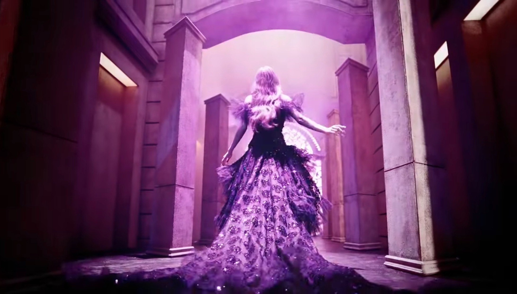 MV solo cua Lisa anh 9