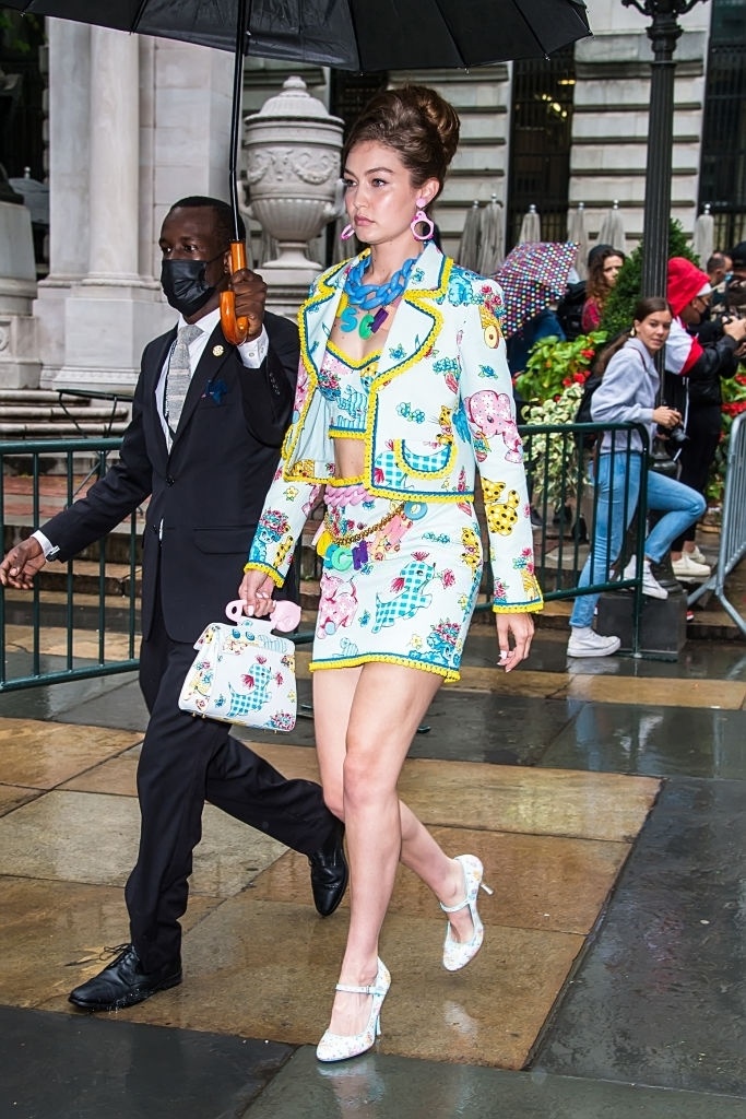 Voc dang cua Gigi Hadid sau sinh anh 8