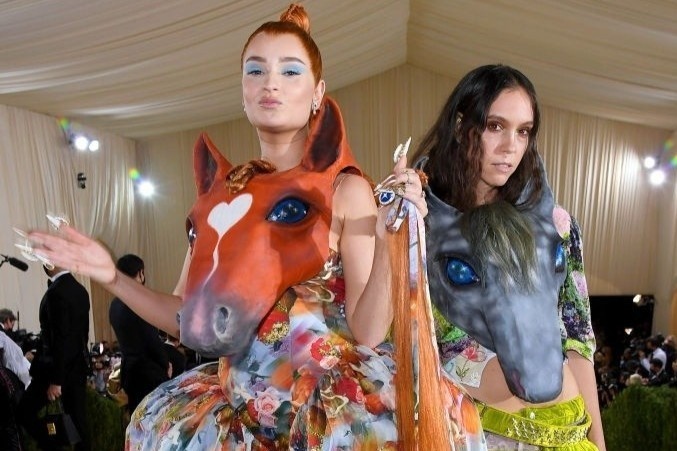 Tham hoa thoi trang tai Met Gala 2021 hinh anh
