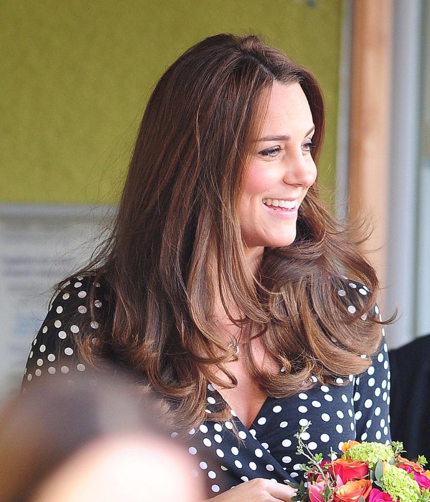 Kate Middleton mặc đồ dưới 100 USD ảnh 10 Kate Middleton mac do duoi 100 USD anh 10