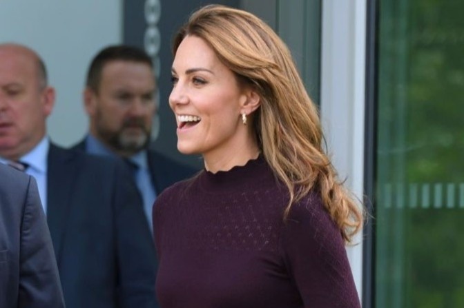 Cong nuong Kate Middleton mac do duoi 100 USD hinh anh