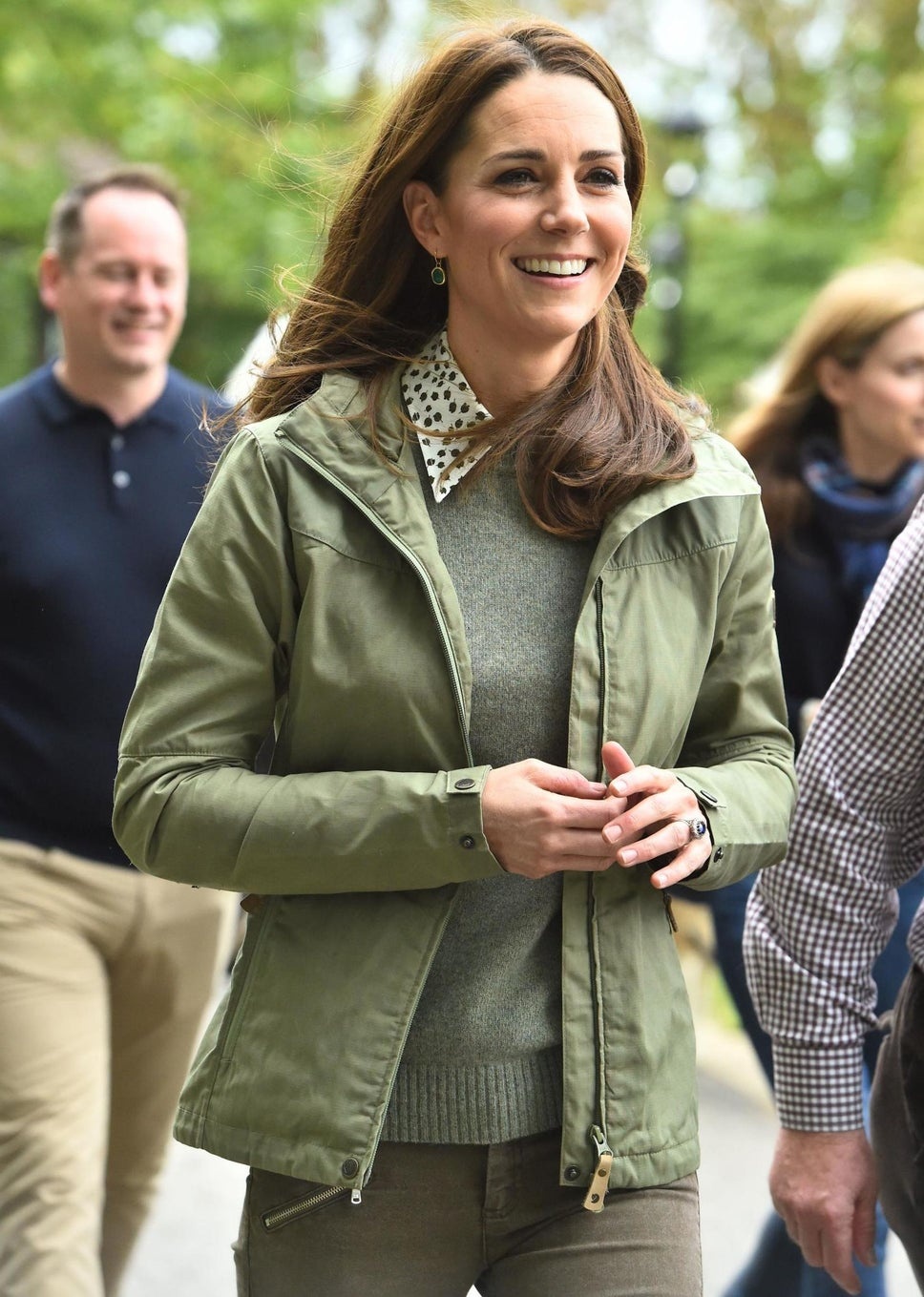 Kate Middleton mặc đồ dưới 100 USD ảnh 7 Kate Middleton mac do duoi 100 USD anh 7