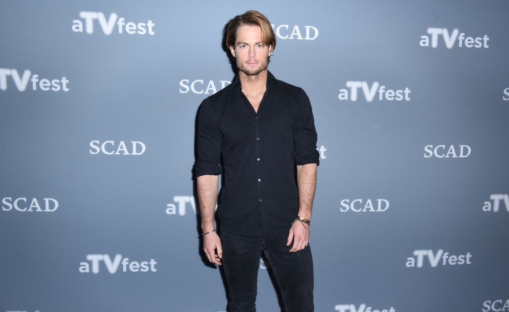 Mau nam cao 1, 93 m tung dong phim kinh di anh 11