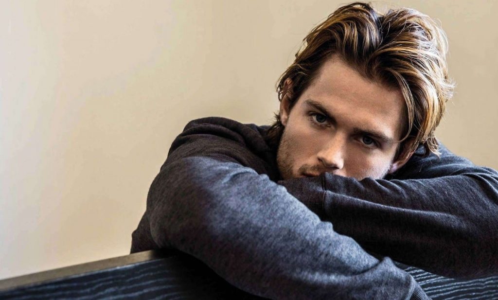 Mau nam cao 1, 93 m tung dong phim kinh di anh 3