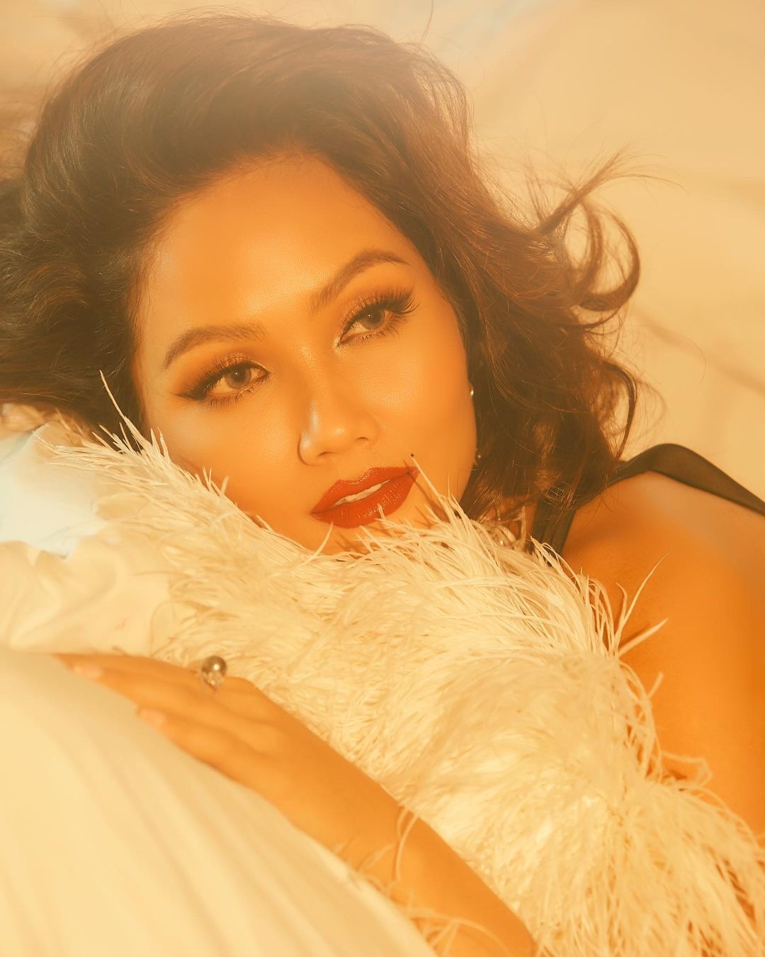 H'Hen Nie duong da bang com nguoi anh 3