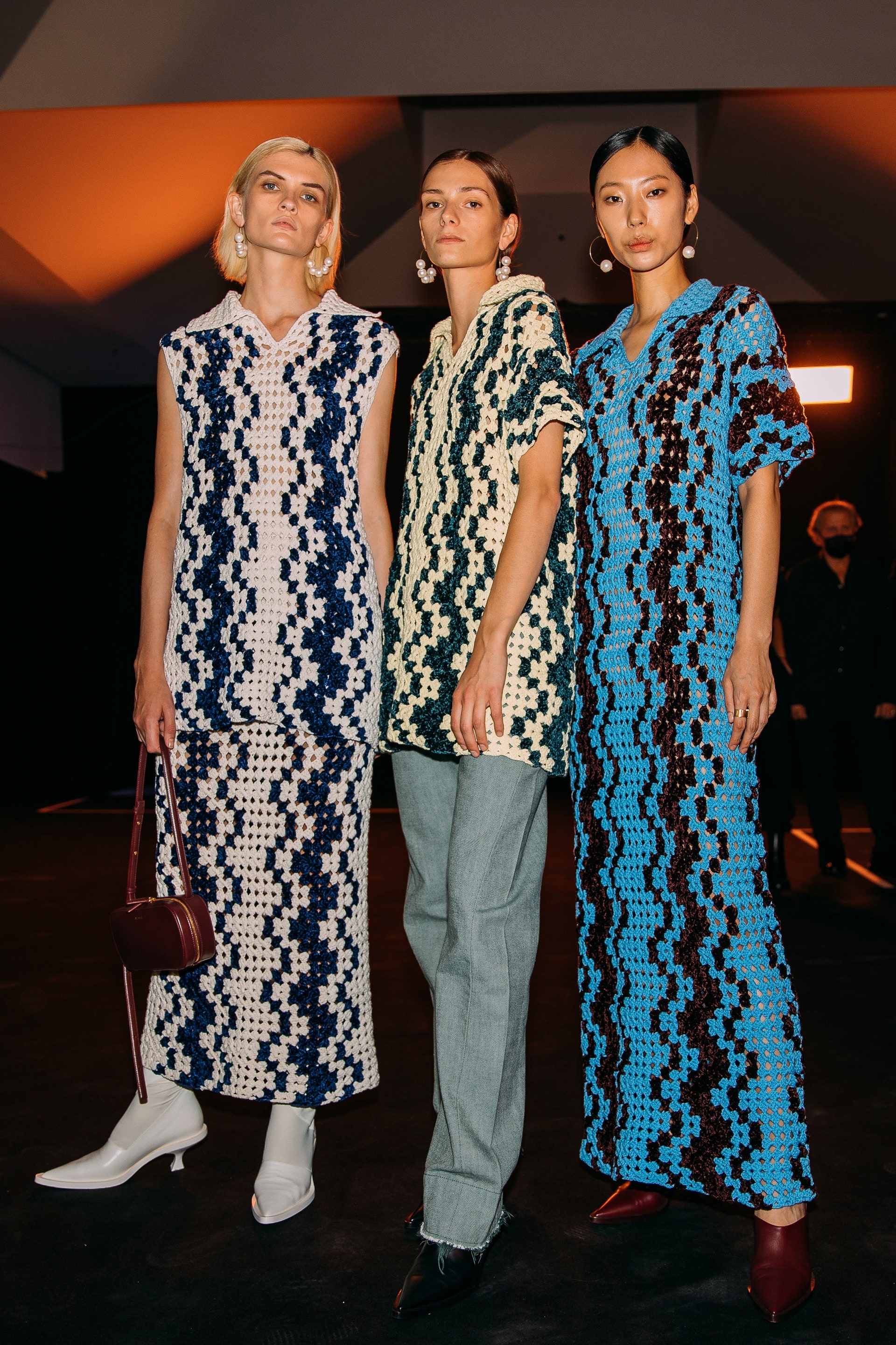 canh hau truong show dien thoi trang anh 10