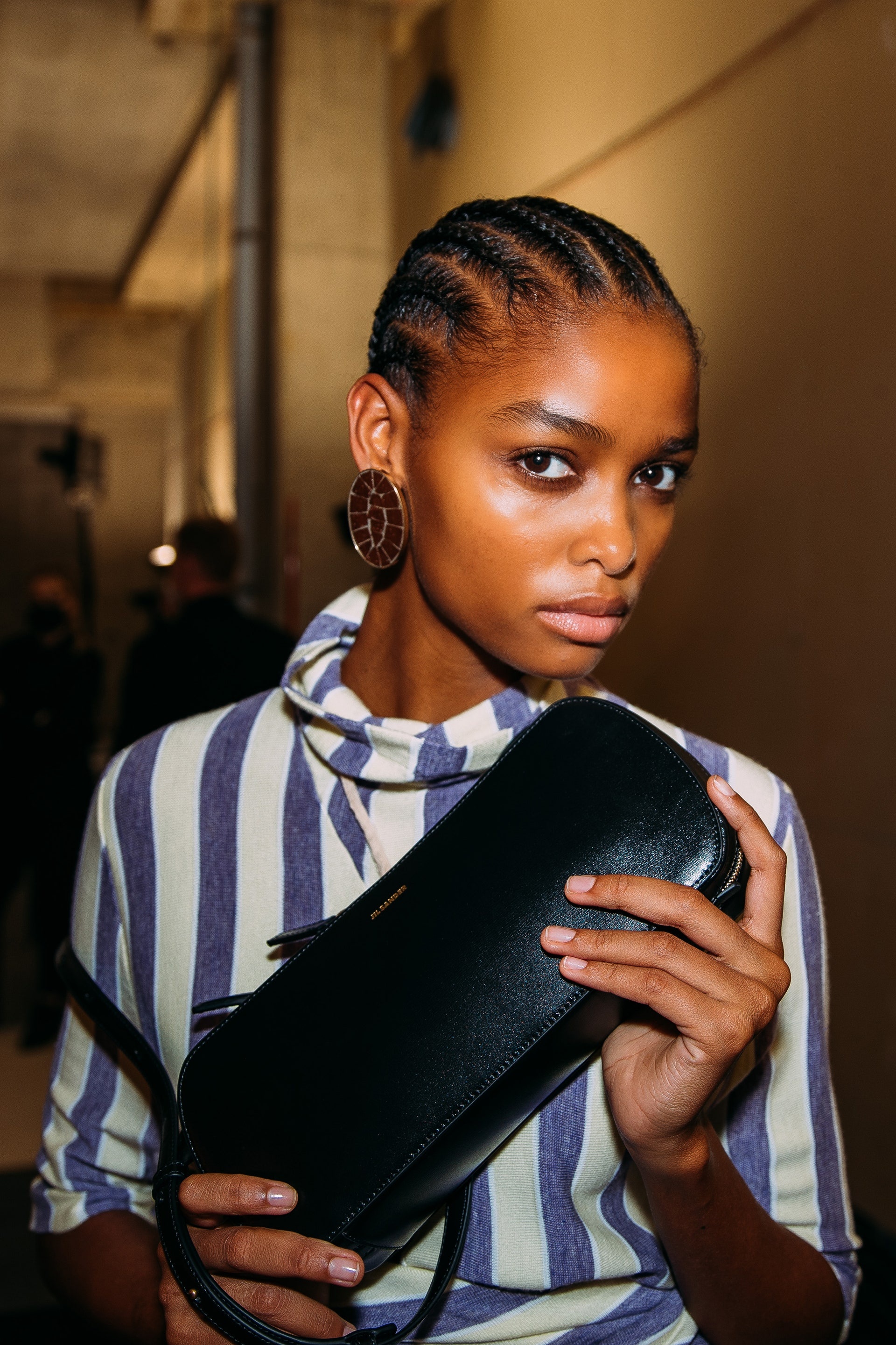 canh hau truong show dien thoi trang anh 3