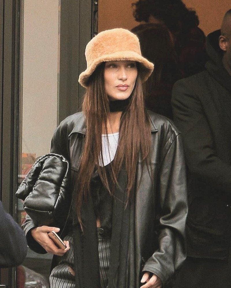 10 lần Bella Hadid mang thời trang năm 2000 trở lại ảnh 10 10 lan Bella Hadid mang thoi trang nam 2000 tro lai anh 10