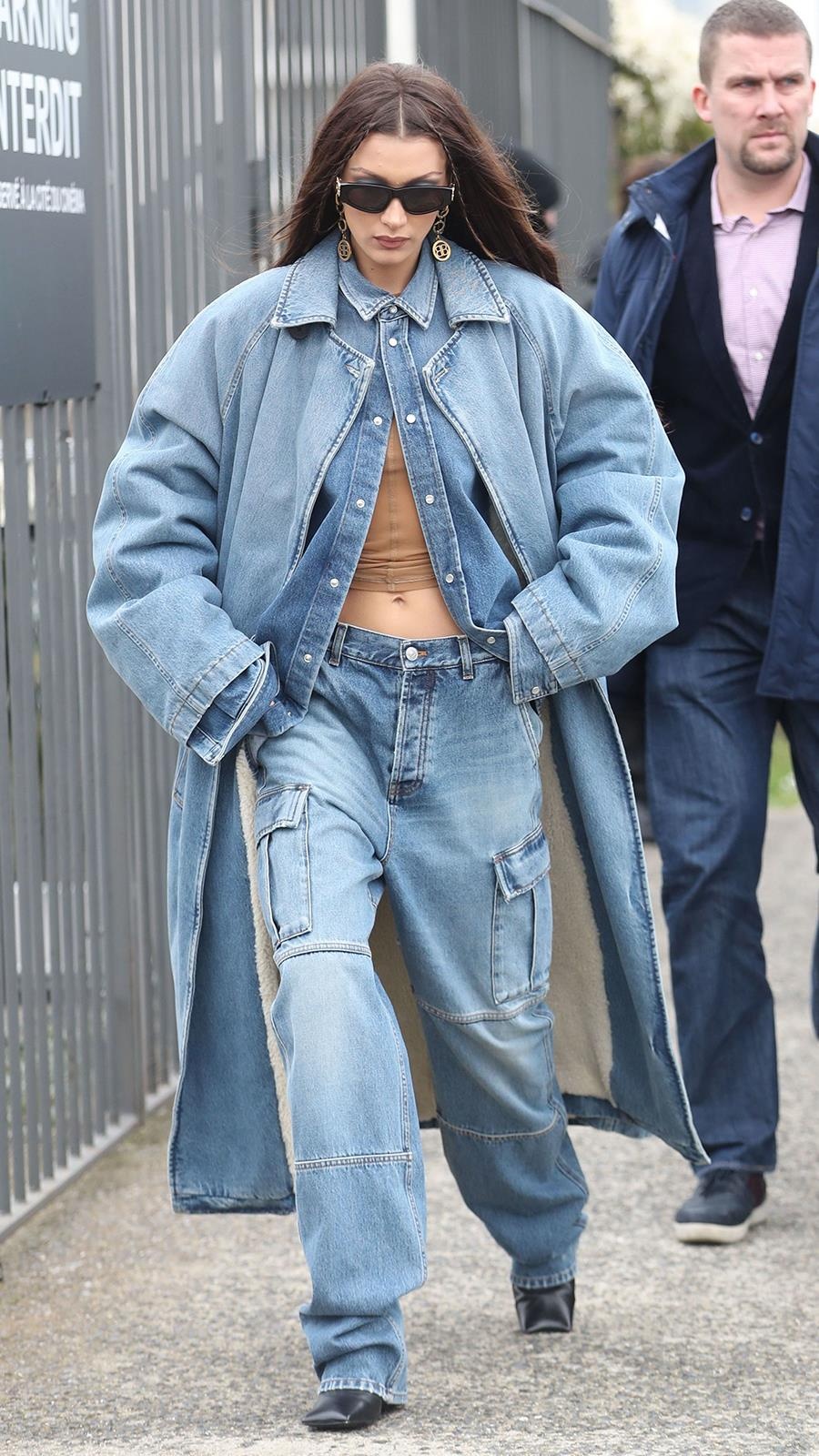 10 lần Bella Hadid mang thời trang năm 2000 trở lại ảnh 11 10 lan Bella Hadid mang thoi trang nam 2000 tro lai anh 11
