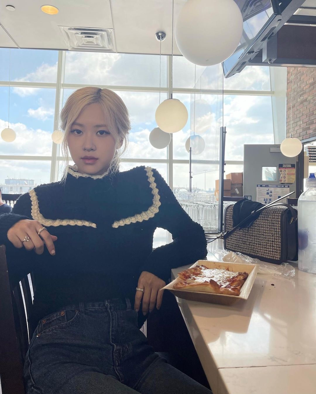 lisa sang Phap anh 23