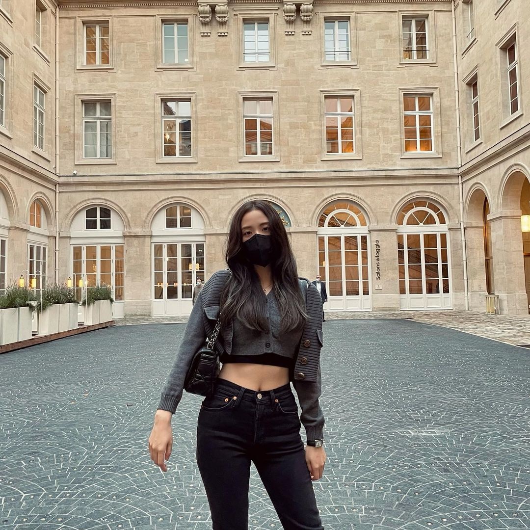 lisa sang Phap anh 31