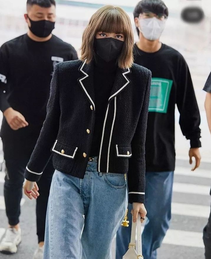 lisa sang Phap anh 2