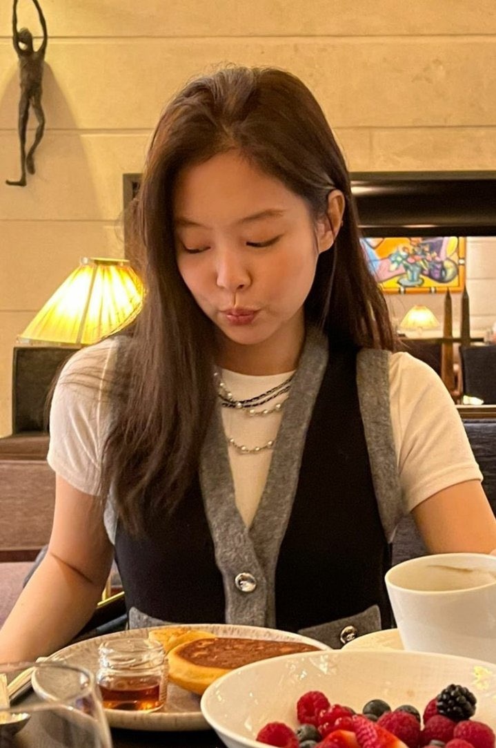 lisa sang Phap anh 16