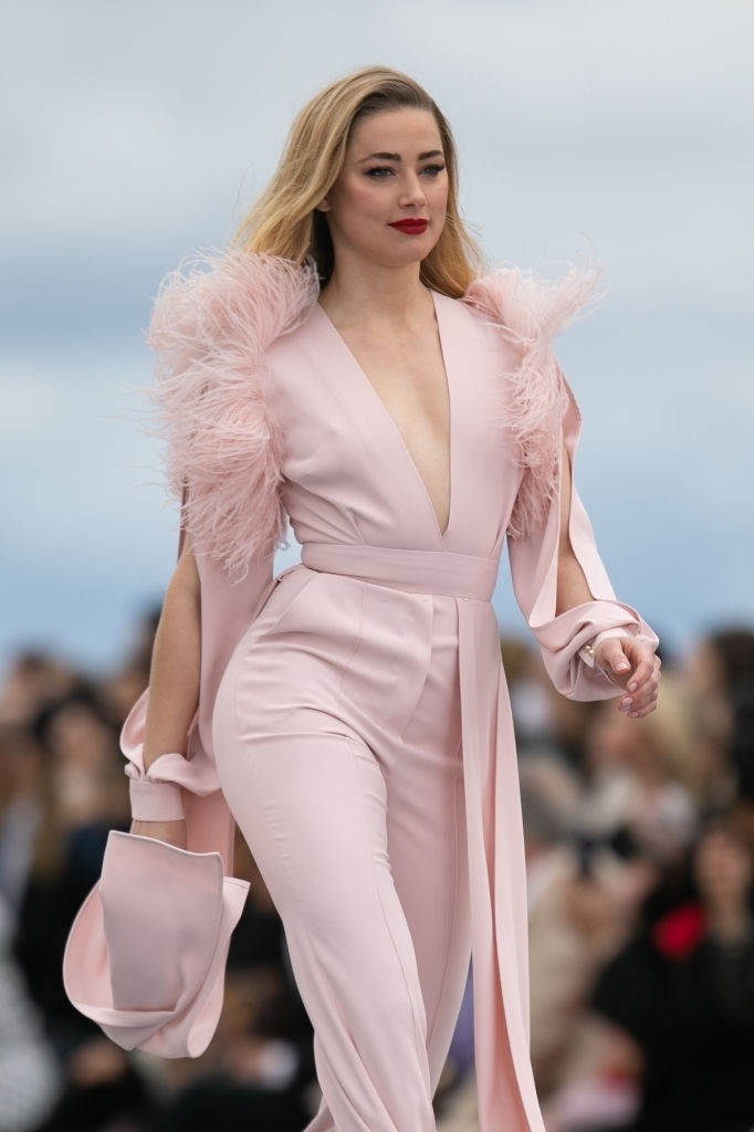 Amber Heard,  Camila Cabello do dang anh 2