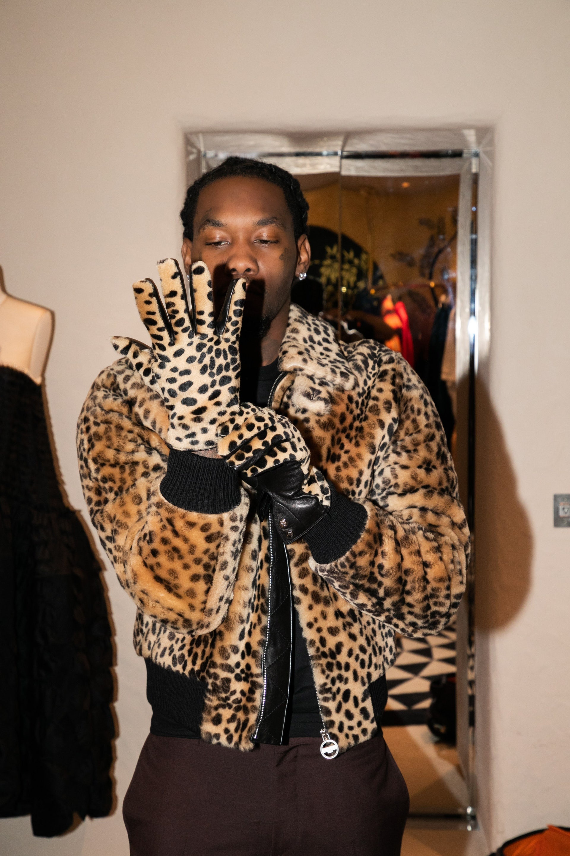 rapper lang xe xu huong che kin mat anh 5