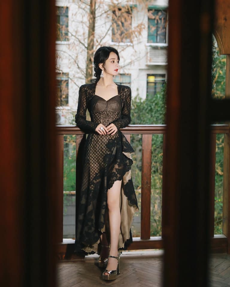 Gu thoi trang cua Trieu Le Dinh o tuoi 34 anh 4