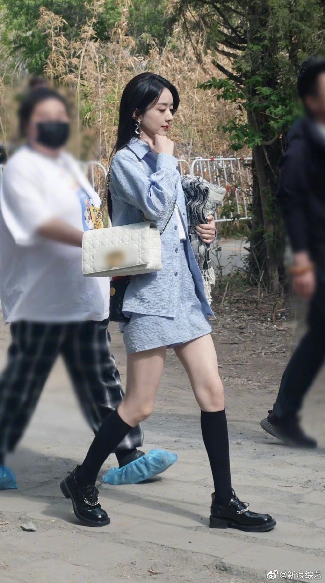 Gu thoi trang cua Trieu Le Dinh o tuoi 34 anh 10