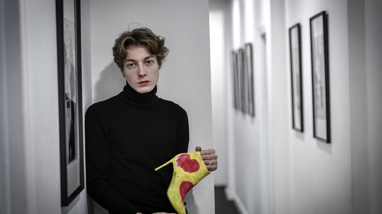 Hoang tu be cua gioi thoi trang Phap anh 1