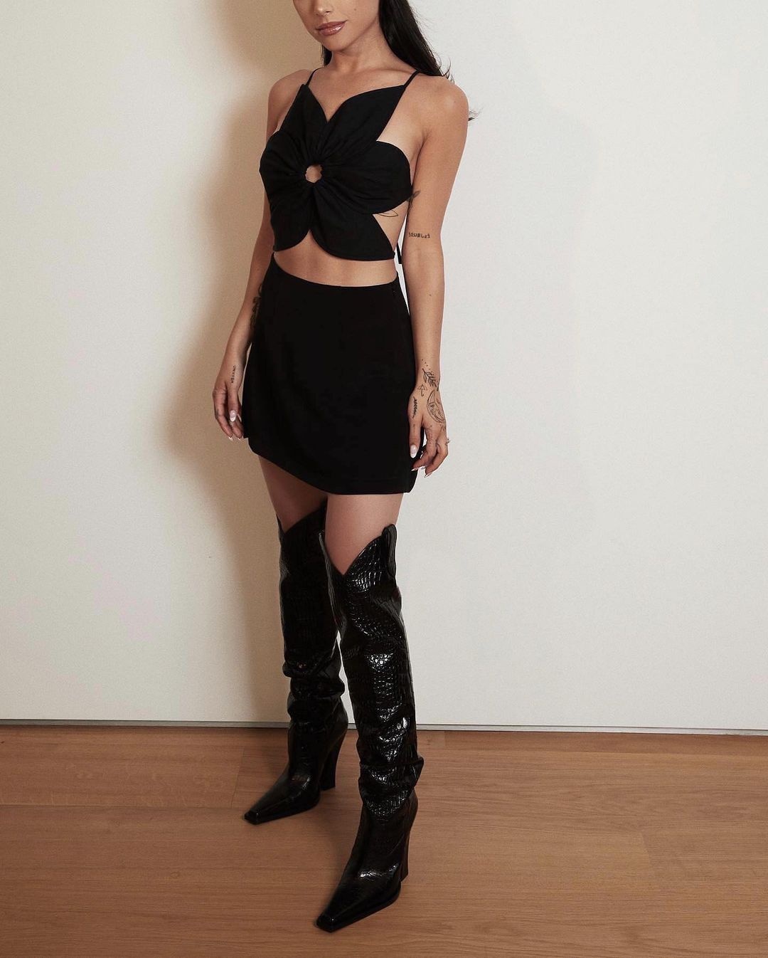 Ariana Grande bien The Voice thanh man trinh dien thoi trang anh 13