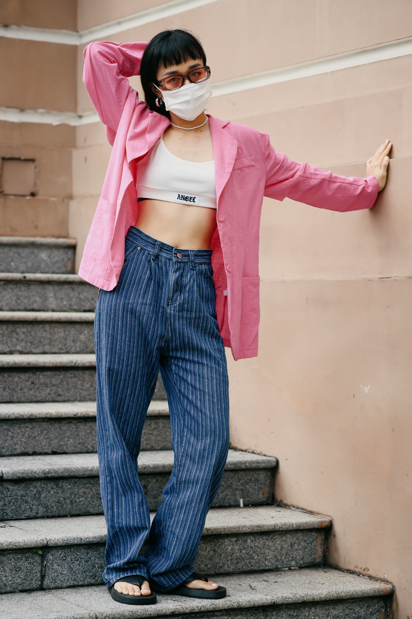 gu thoi trang cua gioi tre TPHCM sau gian cach anh 2