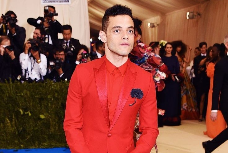 Nam gioi chuong trang phuc mau sac sau dai dich hinh anh