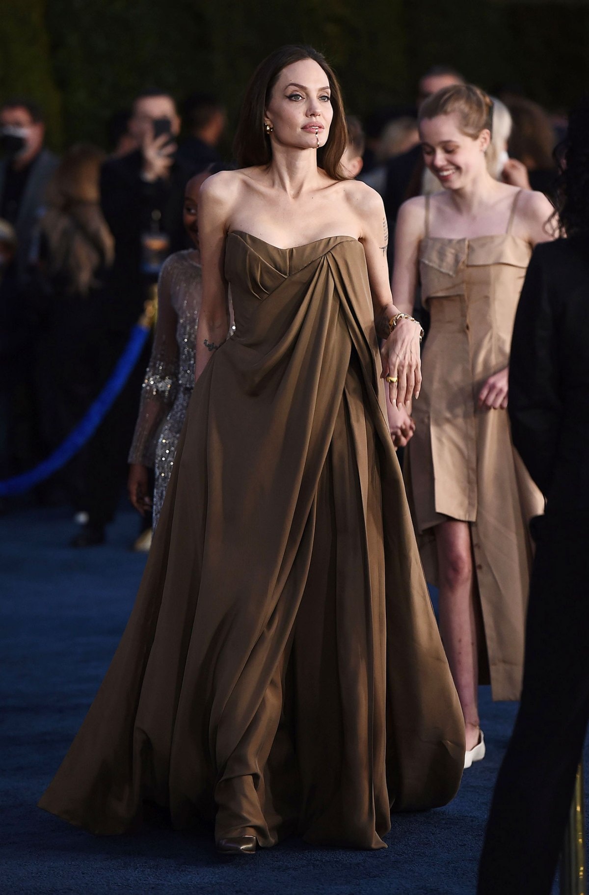 Gu thoi trang cua Angelina Jolie o tuoi 46 anh 6