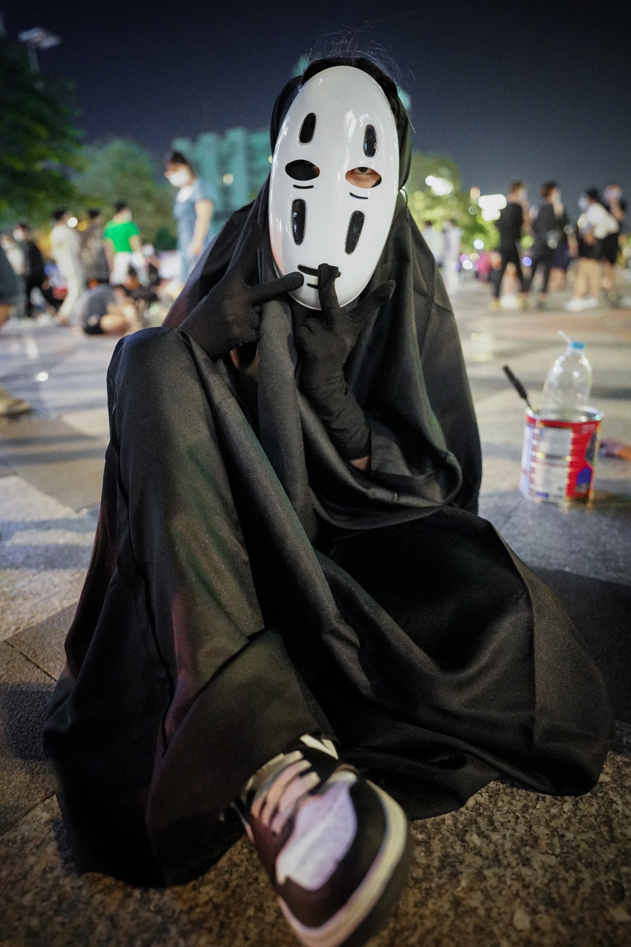 Giới trẻ TP.HCM hóa trang thành nhân vật 'Squid Game' chơi Halloween ảnh 5 Gioi tre TP.HCM hoa trang thanh nhan vat 'Squid Game' choi Halloween anh 5