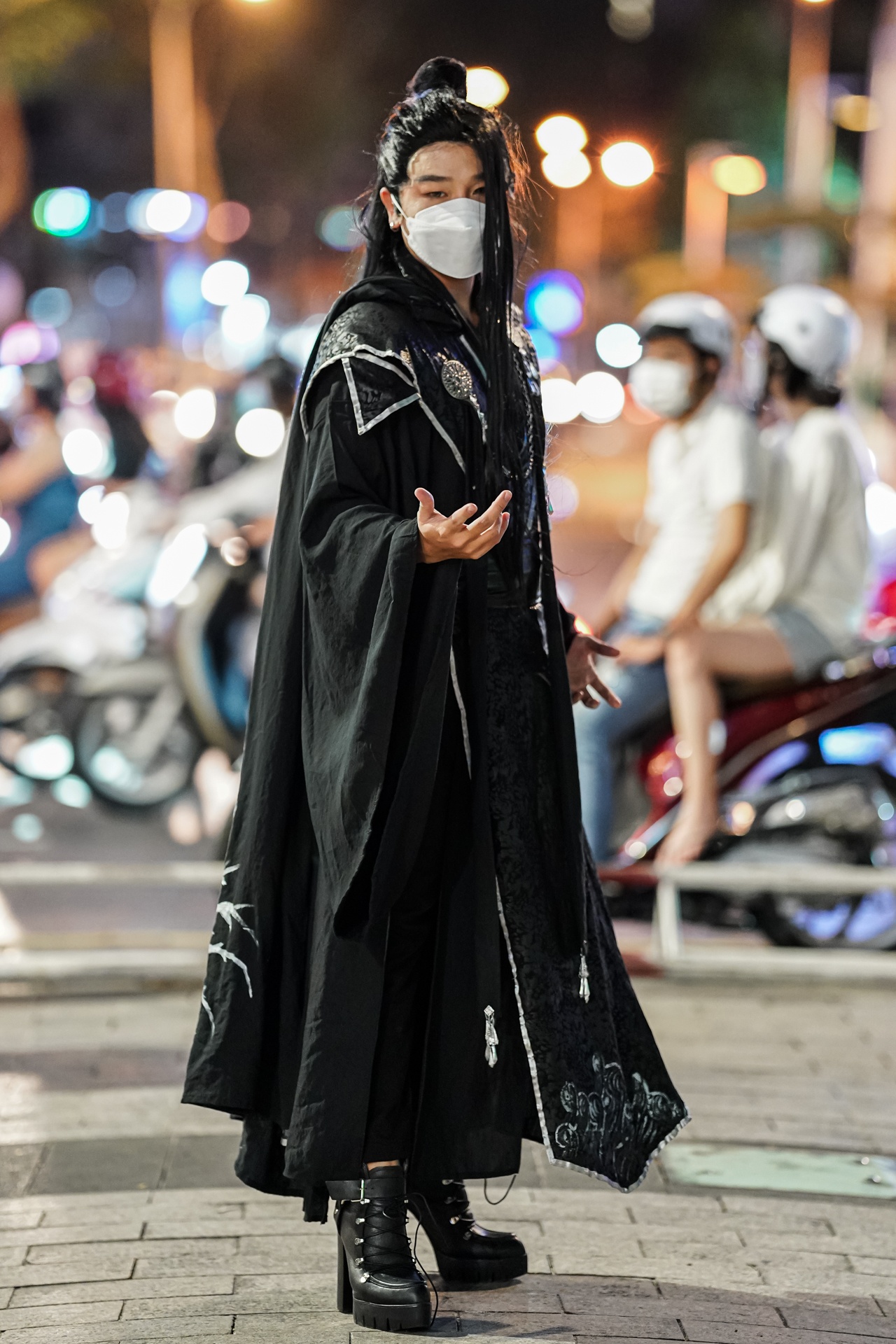 Giới trẻ TP.HCM hóa trang thành nhân vật 'Squid Game' chơi Halloween ảnh 12 Gioi tre TP.HCM hoa trang thanh nhan vat 'Squid Game' choi Halloween anh 12