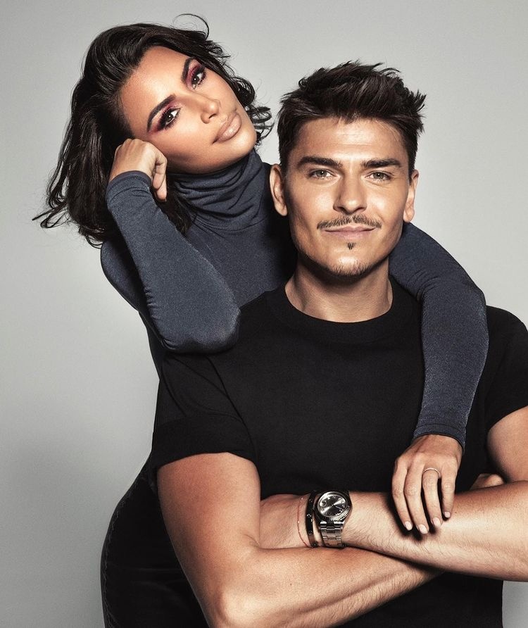 Nghệ sĩ trang điểm Kim Kardashian gợi ý cách làm đầy môi ảnh 4 Nghe si trang diem Kim Kardashian goi y cach lam day moi anh 4