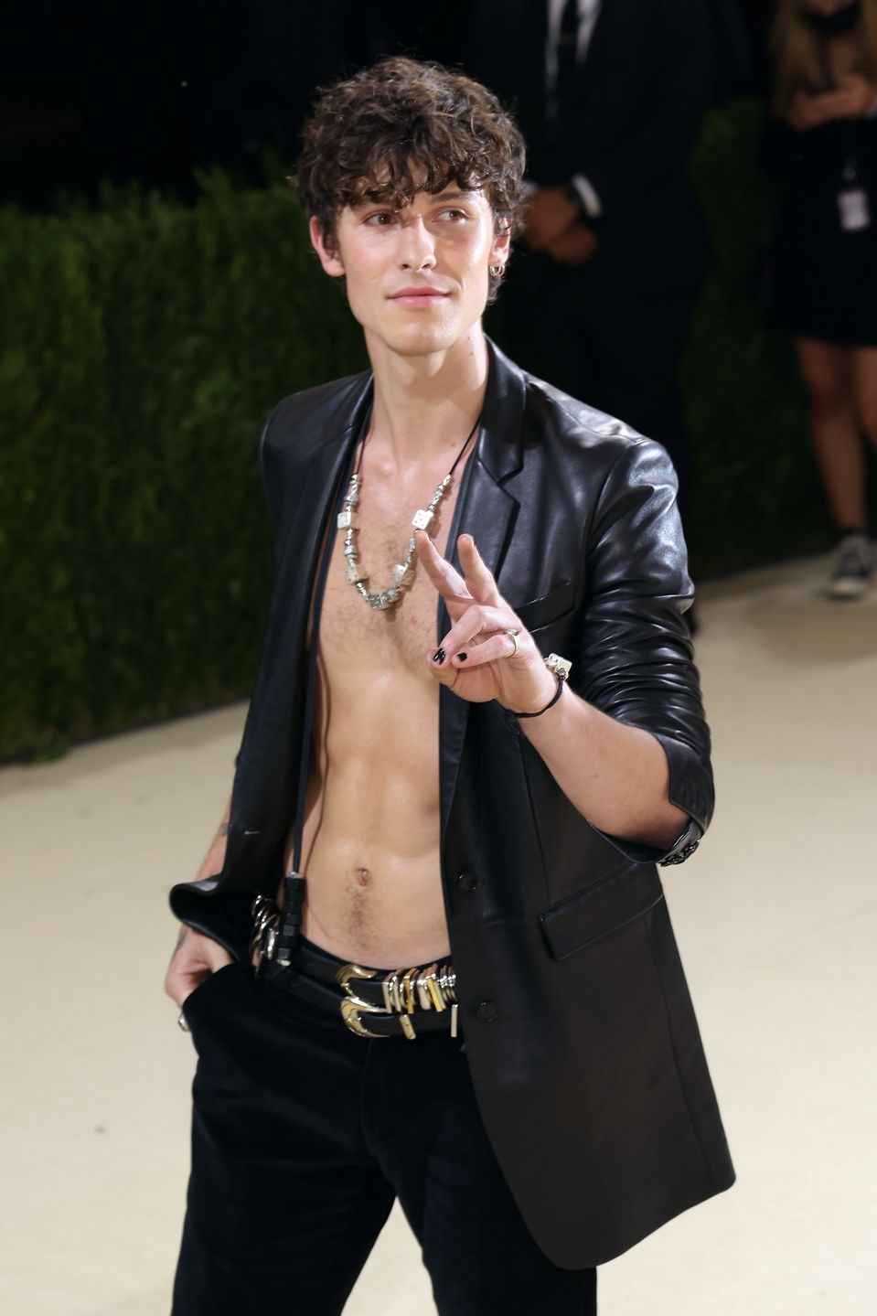 Lý do nam giới nên có áo da trong tủ đồ ảnh 1 Ly do nam gioi nen co ao da trong tu do anh 1