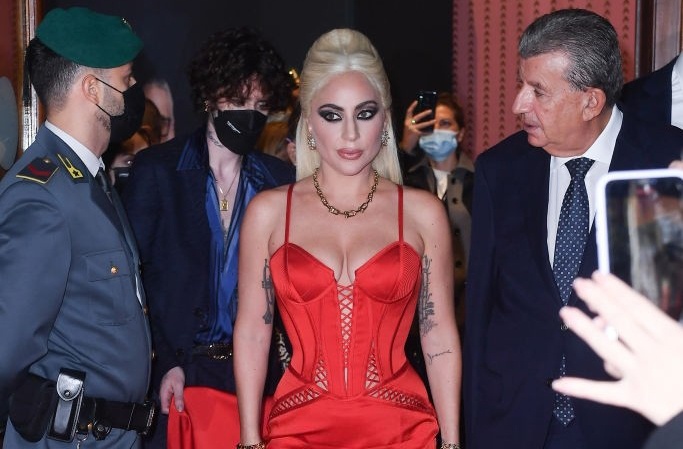 Phong cach Lady Gaga hinh anh