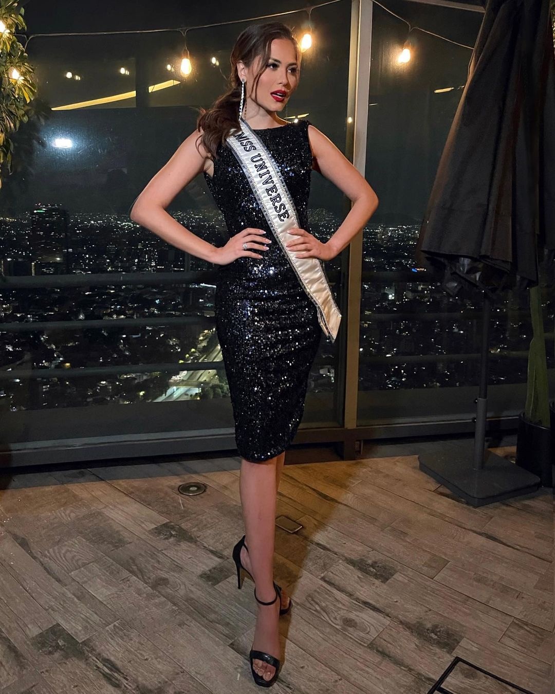 Voc dang cua hoa hau cao 1, 8 m anh 8