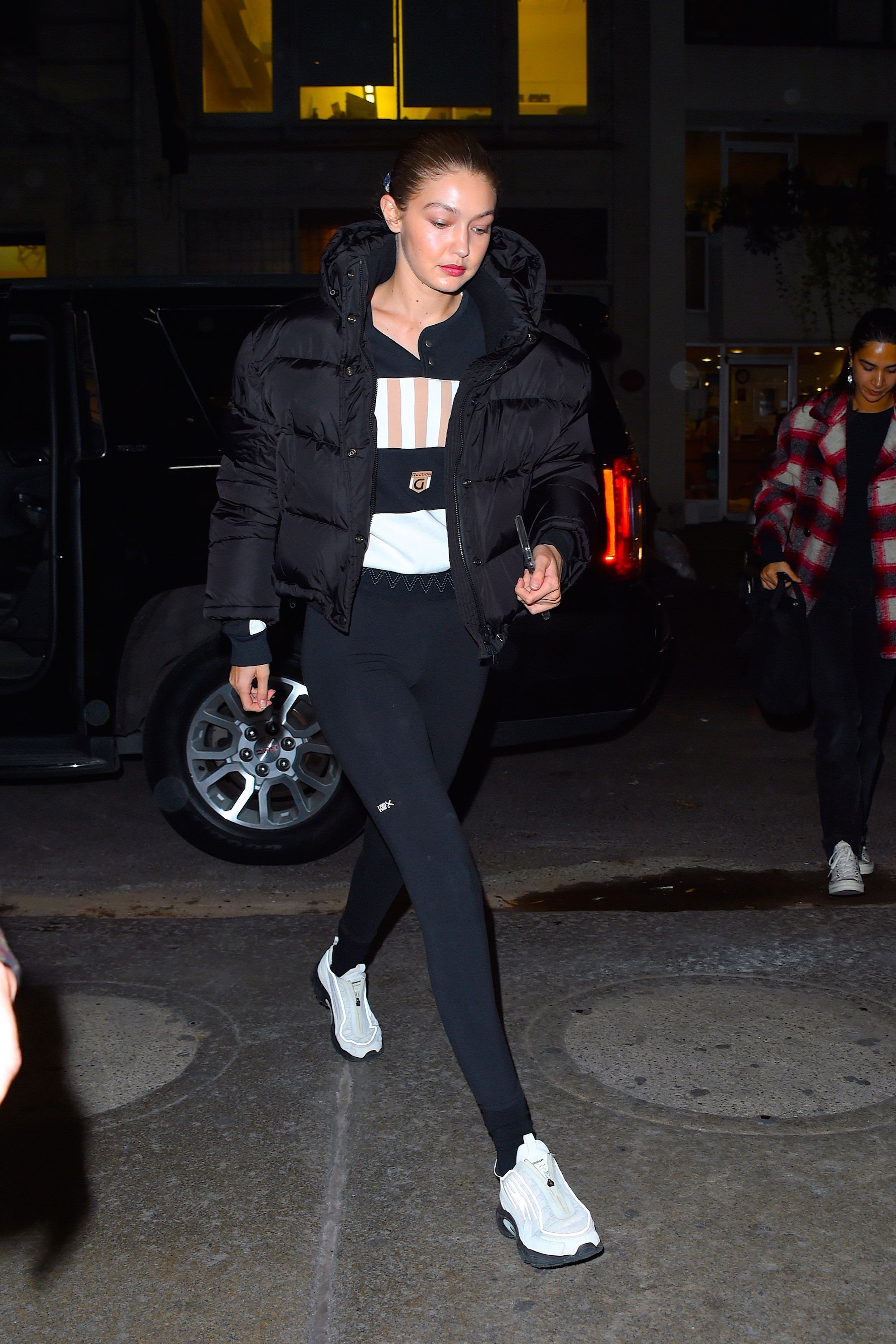 Mau ao phao thinh hanh trong mua dong anh 4